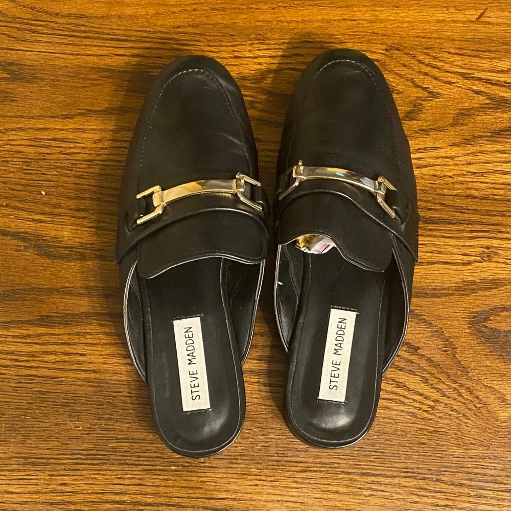 Steve Madden Black Slip-On Shoes with Gold Detail - Picture 6 of 9